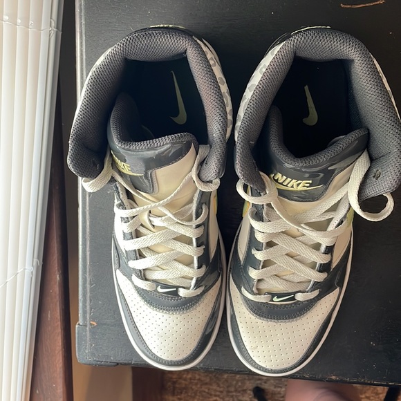 Rare Leopard 2012 Nike Prestige 3 Skinny High Prm Women's Gray/Volt - Picture 8 of 9